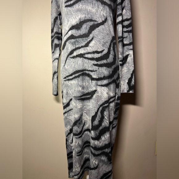 NWT Catherine Malandrino Boatneck Zebra SWEATER DRESS size XS - Picture 4 of 12